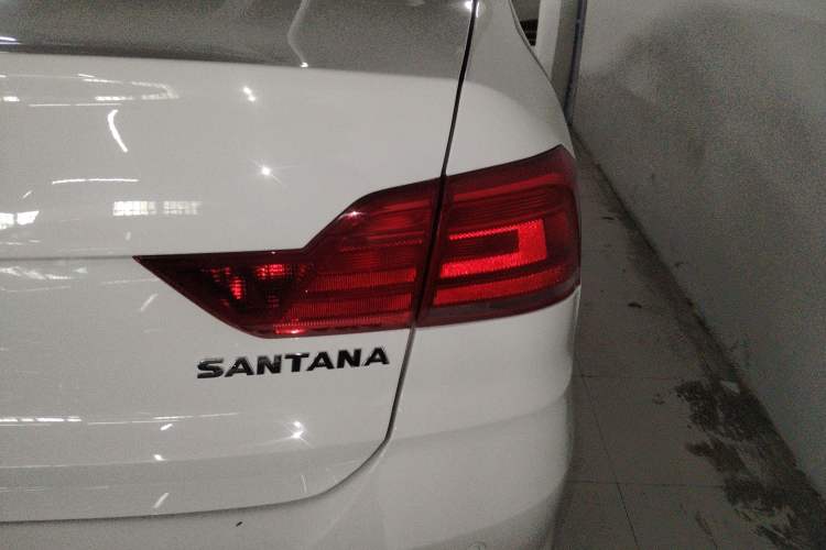 Used Volkswagen Santana 2018 1.5L Automatic Fashion Edition Right Rear Taillight