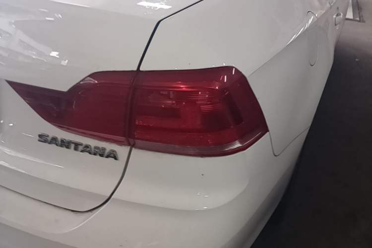 Used Volkswagen Santana 2018 1.5L Automatic Comfort Edition Right Rear Taillight