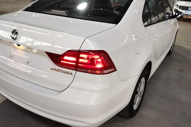 Used Volkswagen Santana 2018 1.5L Automatic Fashion Edition Right Rear Taillight