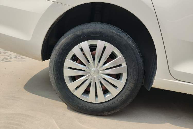 Used Volkswagen Santana 2018 1.5L Manual Fashion Edition Right Rear Wheel Hub