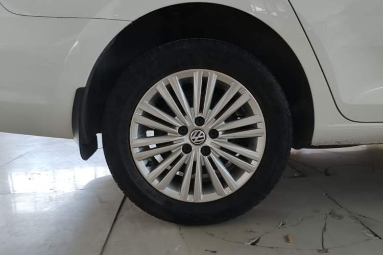 Used Volkswagen Santana 2018 1.5L Automatic Comfort Edition Right Rear Wheel Hub