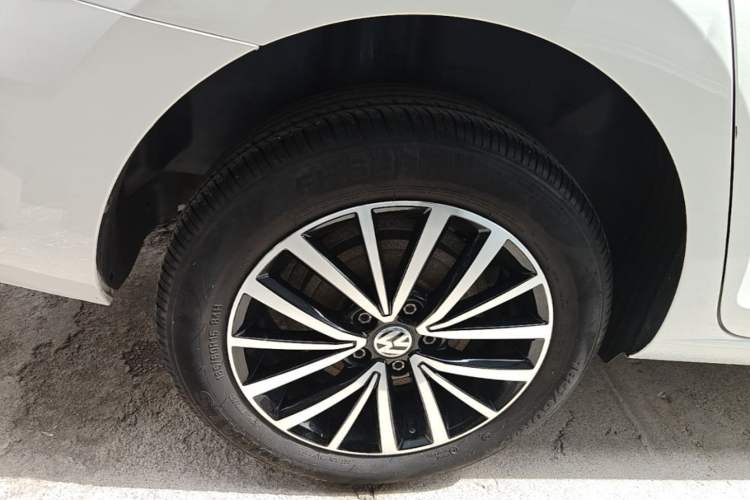 Used Volkswagen Santana 2018 1.5L Automatic Fashion Edition Right Rear Wheel Hub