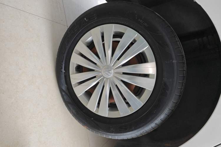 Used Volkswagen Santana 2018 1.5L Automatic Fashion Edition Right Rear Wheel Hub