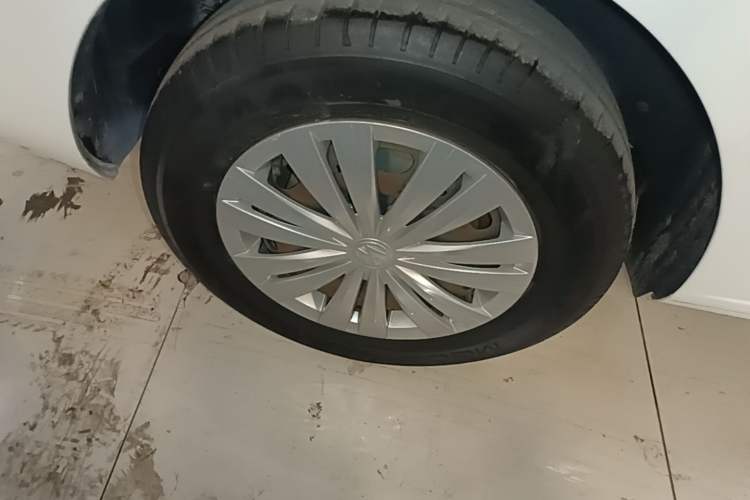 Used Volkswagen Santana 2018 1.5L Automatic Fashion Edition Right Rear Wheel Hub