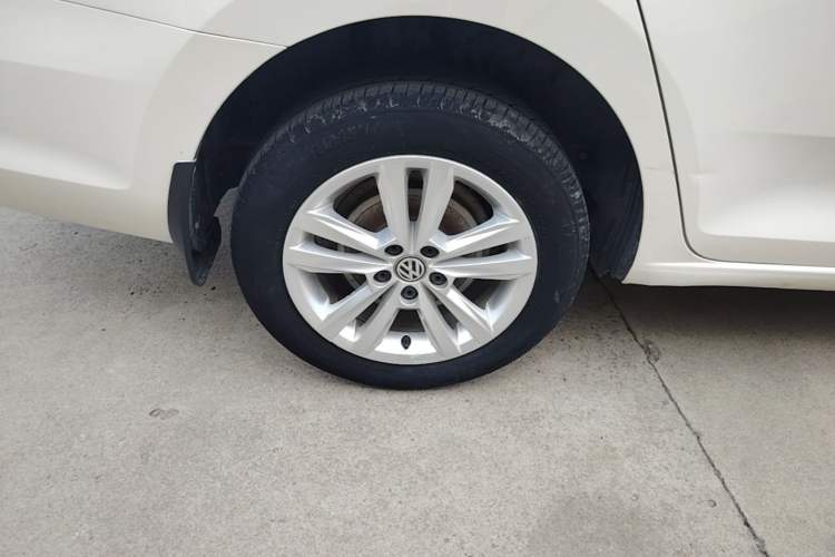 Used Volkswagen Santana 2018 1.5L Manual Comfort Edition Right Rear Wheel Hub