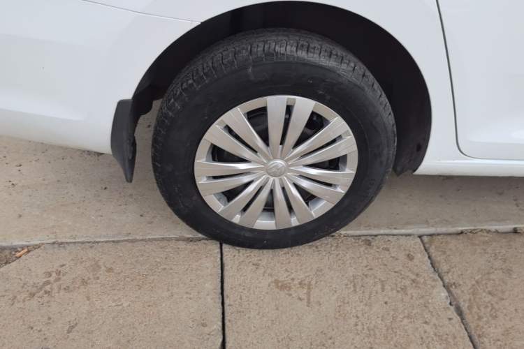 Used Volkswagen Santana 2018 1.5L Automatic Fashion Edition Right Rear Wheel Hub
