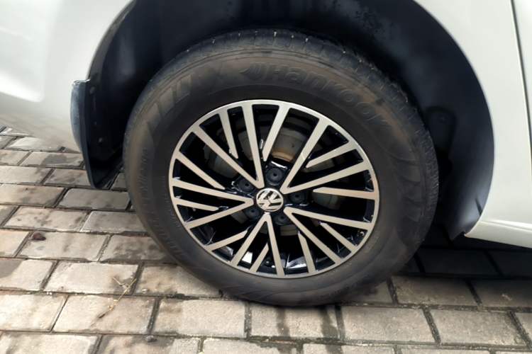 Used Volkswagen Santana 2018 1.5L Automatic Fashion Edition Right Rear Wheel Hub