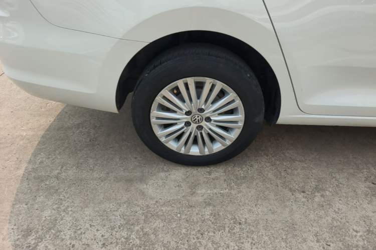 Used Volkswagen Santana 2018 1.5L Automatic Comfort Edition Right Rear Wheel Hub