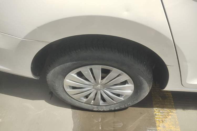 Used Volkswagen Santana 2018 1.5L Manual Fashion Edition Right Rear Wheel Hub