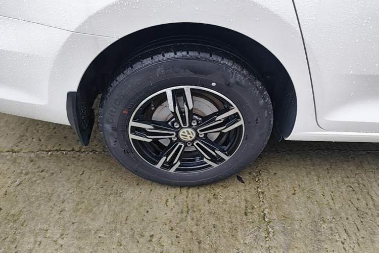 Used Volkswagen Santana 2018 1.5L Manual Fashion Edition Right Rear Wheel Hub