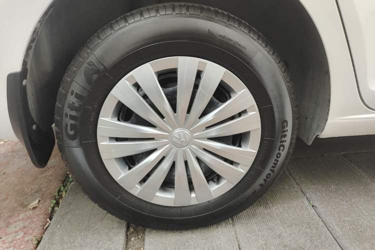 Used Volkswagen Santana 2018 1.5L Automatic Fashion Edition Right Rear Wheel Hub