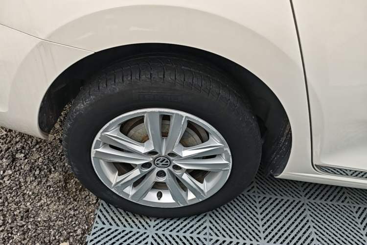 Used Volkswagen Santana 2018 1.5L Automatic Comfort Edition Right Rear Wheel Hub