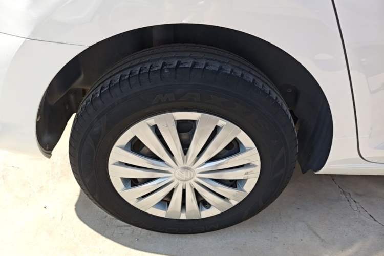 Used Volkswagen Santana 2018 1.5L Manual Fashion Edition Right Rear Wheel Hub