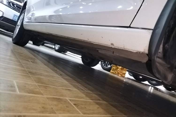 Used Volkswagen Santana 2018 1.5L Automatic Comfort Edition Right Side Sill