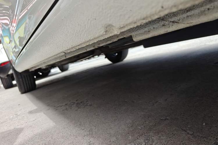Used Volkswagen Santana 2018 1.5L Automatic Fashion Edition Right Side Sill