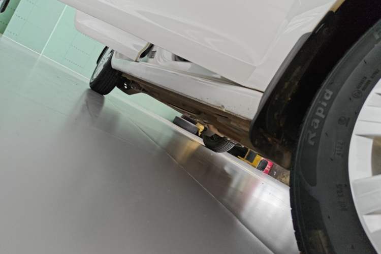 Used Volkswagen Santana 2018 1.5L Automatic Fashion Edition Right Side Sill