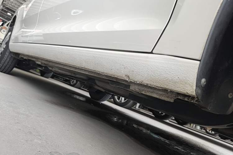 Used Volkswagen Santana 2018 1.5L Automatic Fashion Edition Right Side Sill