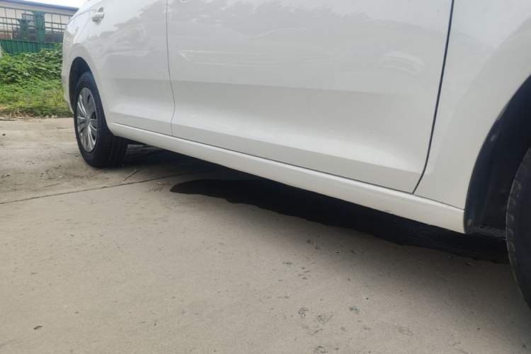 Used Volkswagen Santana 2018 1.5L Automatic Fashion Edition Right Side Sill