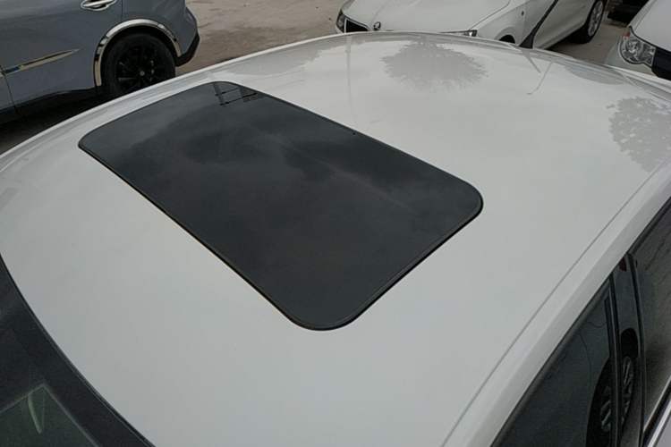 Used Volkswagen Santana 2018 1.5L Automatic Comfort Edition Roof