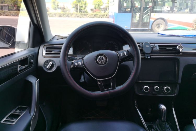 Used Volkswagen Santana 2018 1.5L Automatic Fashion Edition Steering Wheel