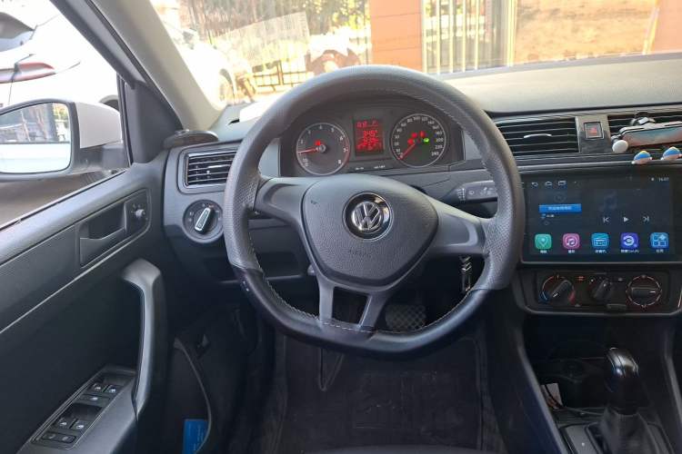 Used Volkswagen Santana 2018 1.5L Automatic Fashion Edition Steering Wheel