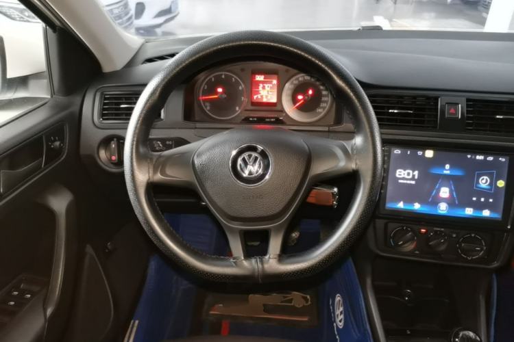 Used Volkswagen Santana 2018 1.5L Manual Fashion Edition Steering Wheel