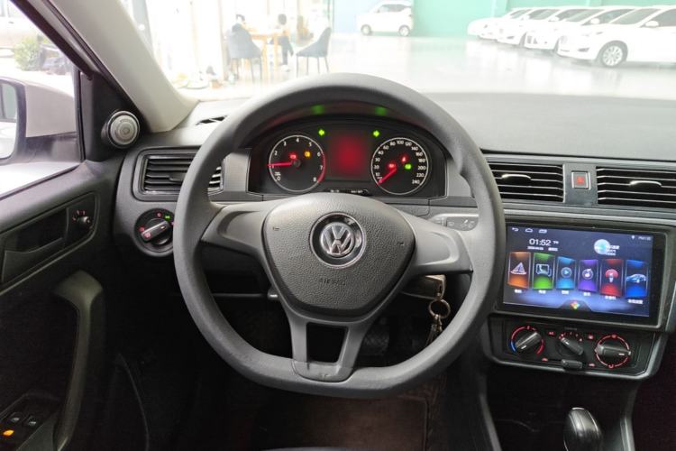 Used Volkswagen Santana 2018 1.5L Automatic Fashion Edition Steering Wheel