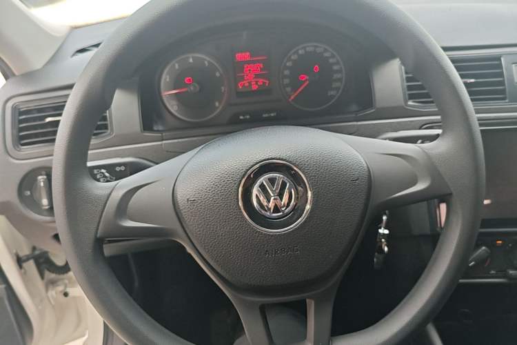 Used Volkswagen Santana 2018 1.5L Manual Fashion Edition Steering Wheel