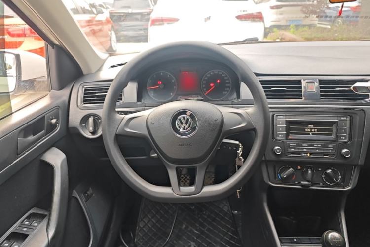 Used Volkswagen Santana 2018 1.5L Manual Fashion Edition Steering Wheel