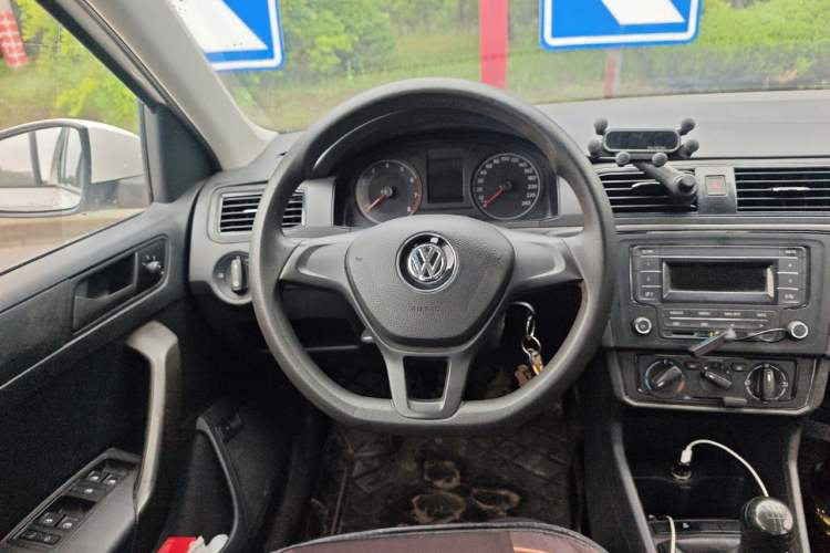 Used Volkswagen Santana 2018 1.5L Manual Fashion Edition Steering Wheel