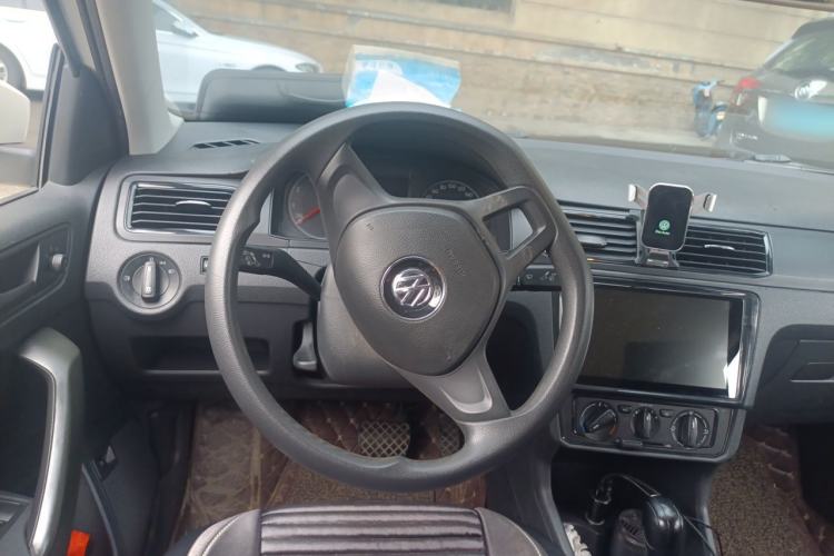 Used Volkswagen Santana 2018 1.5L Automatic Fashion Edition Steering Wheel