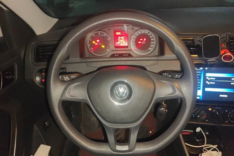 Used Volkswagen Santana 2018 1.5L Manual Fashion Edition Steering Wheel