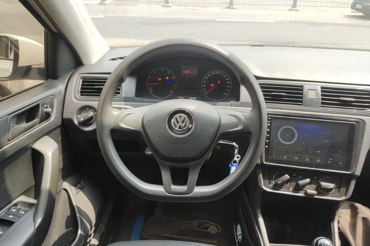 Used Volkswagen Santana 2018 1.5L Manual Fashion Edition Steering Wheel