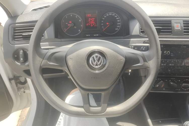 Used Volkswagen Santana 2018 1.5L Manual Fashion Edition Steering Wheel