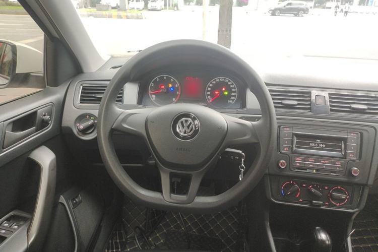 Used Volkswagen Santana 2018 1.5L Automatic Fashion Edition Steering Wheel