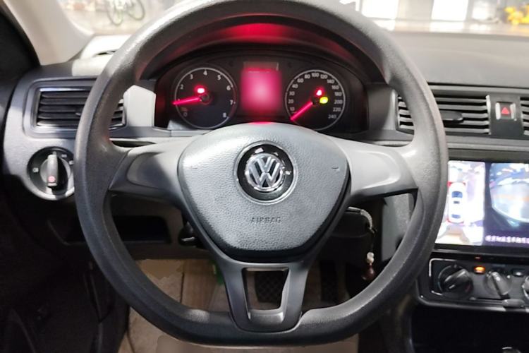 Used Volkswagen Santana 2018 1.5L Automatic Fashion Edition Steering Wheel