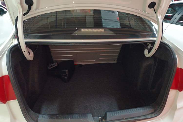 Used Volkswagen Santana 2018 1.5L Automatic Fashion Edition Trunk