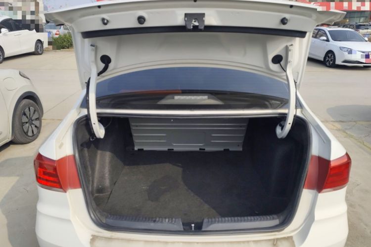 Used Volkswagen Santana 2018 1.5L Automatic Fashion Edition Trunk