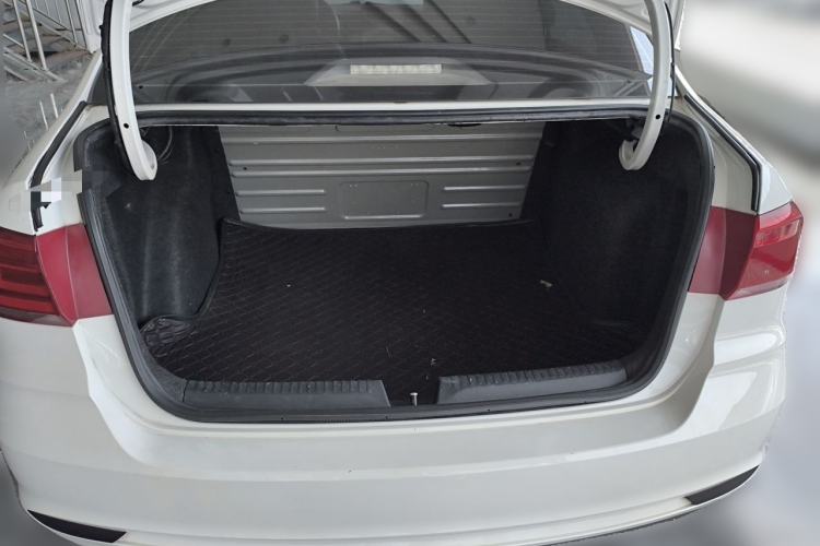 Used Volkswagen Santana 2018 1.5L Manual Fashion Edition Trunk
