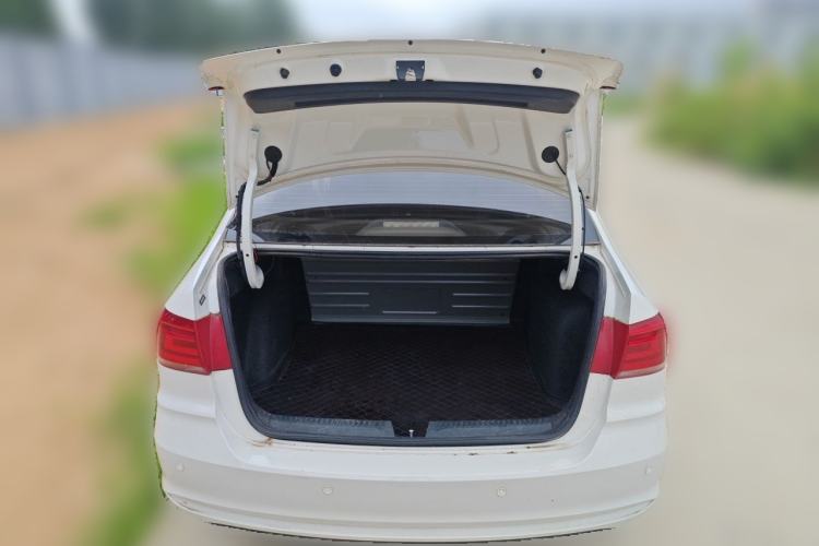 Used Volkswagen Santana 2018 1.5L Manual Fashion Edition Trunk