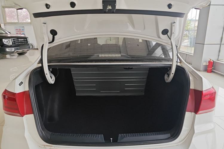 Used Volkswagen Santana 2018 1.5L Manual Fashion Edition Trunk