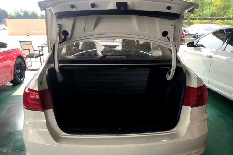 Used Volkswagen Santana 2018 1.5L Manual Fashion Edition Trunk