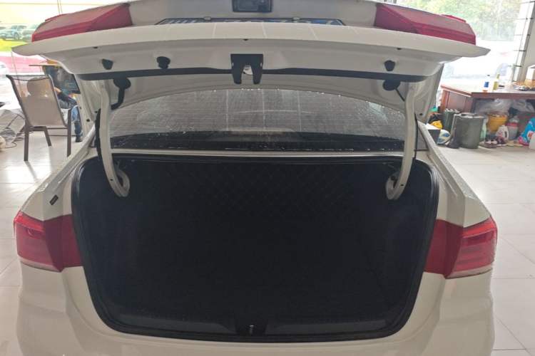 Used Volkswagen Santana 2018 1.5L Manual Fashion Edition Trunk