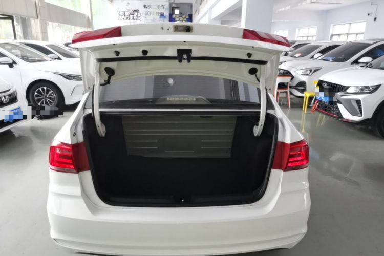 Used Volkswagen Santana 2018 1.5L Manual Fashion Edition Trunk