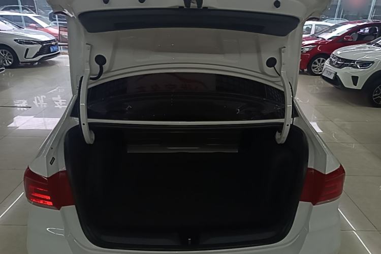 Used Volkswagen Santana 2018 1.5L Automatic Fashion Edition Trunk