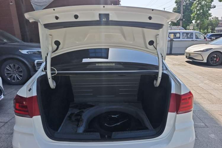 Used Volkswagen Santana 2018 1.5L Manual Fashion Edition Trunk