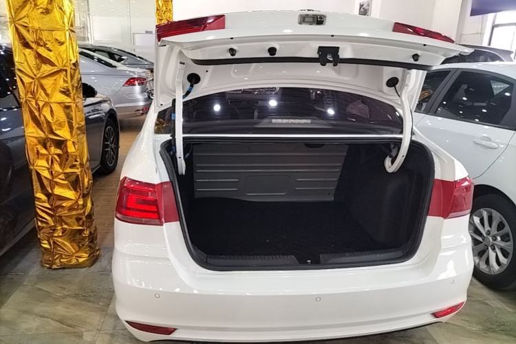 Used Volkswagen Santana 2018 1.5L Automatic Comfort Edition Trunk