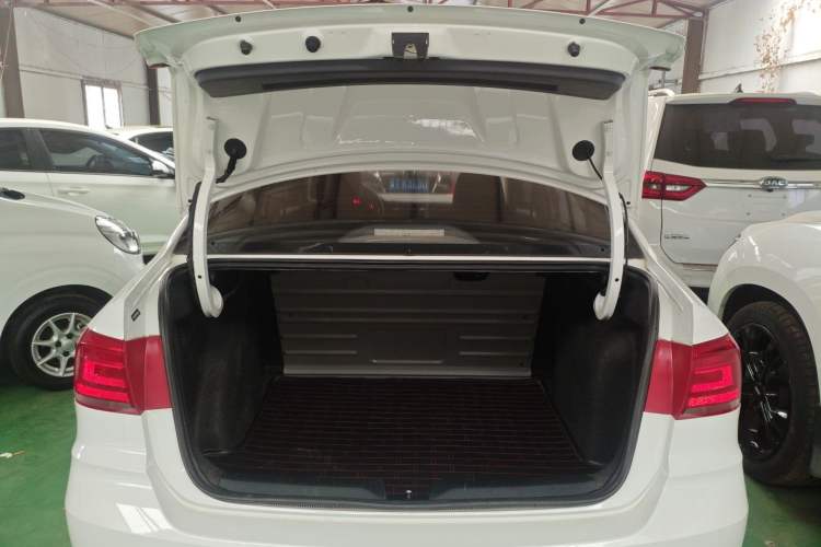 Used Volkswagen Santana 2018 1.5L Automatic Fashion Edition Trunk
