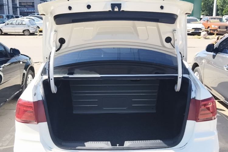 Used Volkswagen Santana 2018 1.5L Automatic Fashion Edition Trunk