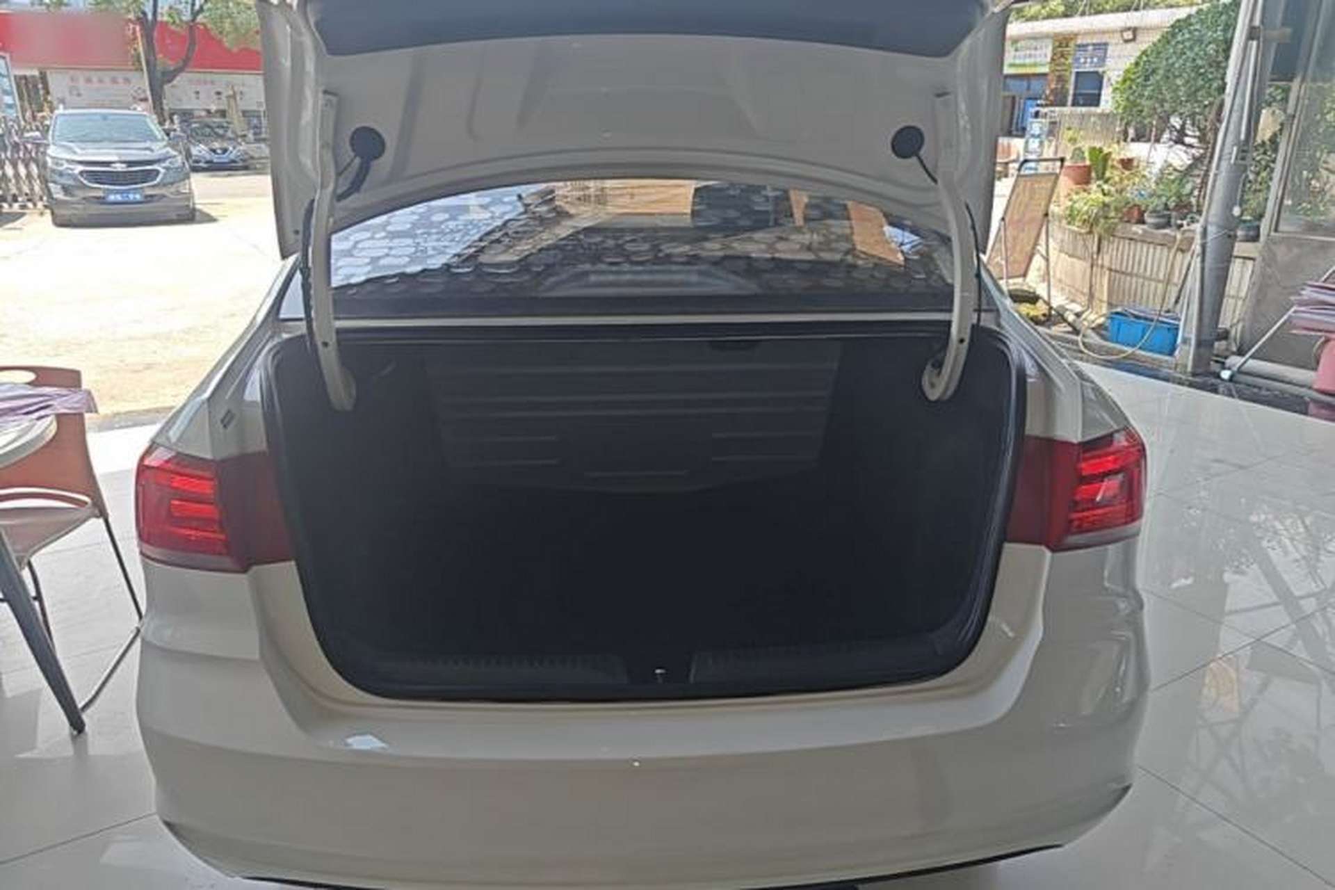 Used Volkswagen Santana 2018 1.5L Automatic Fashion Edition Trunk